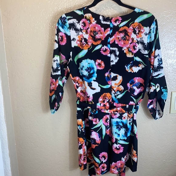 yumi Kim x revolve Liz romper black floral half sleeve w tab buttons v neck - Picture 16 of 16